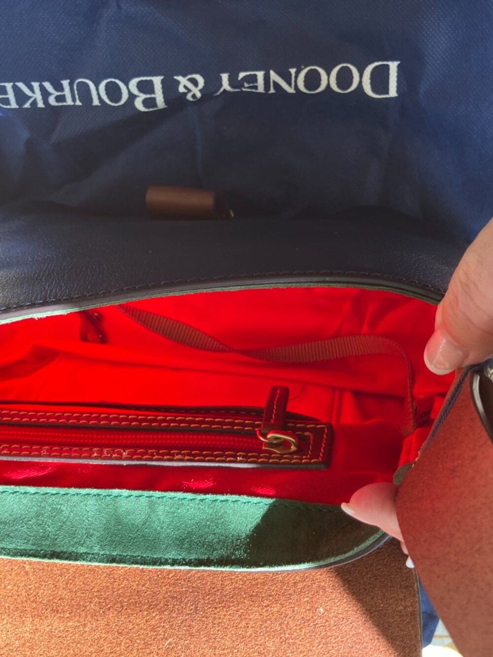 Dooney & Bourke - Picture 3 of 7